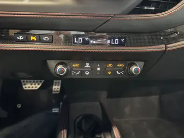 FERRARI F8 Tributo Coupé DCT LIFT~RACING SEATS~KAMERA
