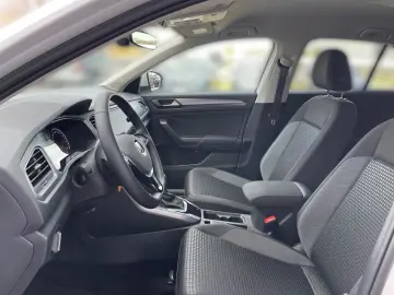 VW T-Roc Active 2.0 TDI DSG Navi PDCv h CarPlay BT