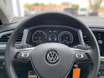 VW T-Roc Active 2.0 TDI DSG Navi PDCv h CarPlay BT