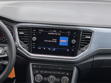VW T-Roc Active 2.0 TDI DSG Navi PDCv h CarPlay BT