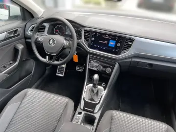 VW T-Roc Active 2.0 TDI DSG Navi PDCv h CarPlay BT