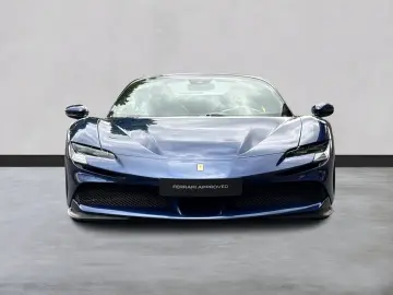 FERRARI SF90 Spider  Embleme Navi PDC Klima Leder