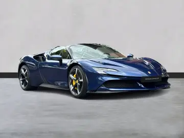 FERRARI SF90 Spider  Embleme Navi PDC Klima Leder