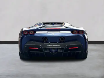FERRARI SF90 Spider  Embleme Navi PDC Klima Leder