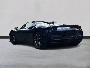 FERRARI SF90 Spider  Embleme Navi PDC Klima Leder