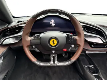 FERRARI SF90 Spider  Embleme Navi PDC Klima Leder