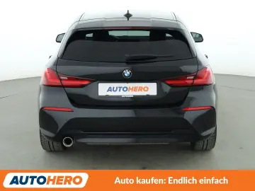 BMW 1er 118i Sport Line Aut. NAVI TEMPO LED PDC SHZ