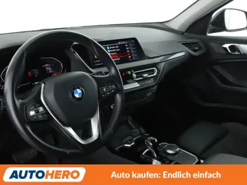 BMW 1er 118i Sport Line Aut. NAVI TEMPO LED PDC SHZ
