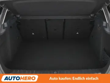 BMW 1er 118i Sport Line Aut. NAVI TEMPO LED PDC SHZ