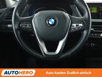 BMW 1er 118i Sport Line Aut. NAVI TEMPO LED PDC SHZ