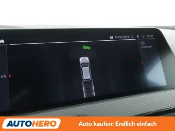 BMW 1er 118i Sport Line Aut. NAVI TEMPO LED PDC SHZ