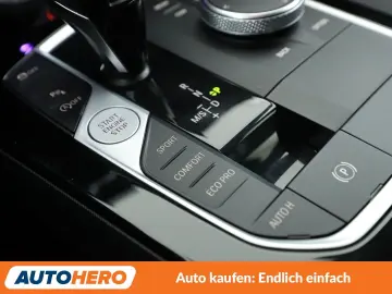 BMW 1er 118i Sport Line Aut. NAVI TEMPO LED PDC SHZ