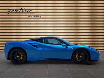 FERRARI F8 Tributo RacingSeats Lift JBL PassengerDisplay