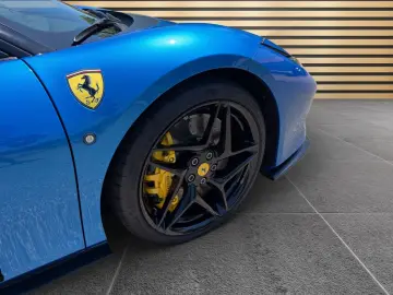 FERRARI F8 Tributo RacingSeats Lift JBL PassengerDisplay