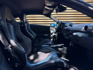 FERRARI F8 Tributo RacingSeats Lift JBL PassengerDisplay