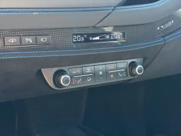 FERRARI F8 Tributo RacingSeats Lift JBL PassengerDisplay