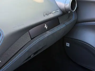 FERRARI F8 Tributo RacingSeats Lift JBL PassengerDisplay