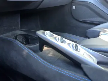 FERRARI F8 Tributo RacingSeats Lift JBL PassengerDisplay