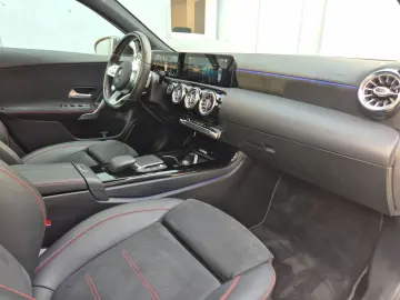 MERCEDES-BENZ A 220 4Matic Amg Pano Cam Ambiente Wide Spur
