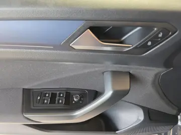 VW T-Roc 1.5 TSI United Virtual Navi DAB VZE