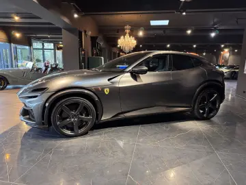 FERRARI Purosangue Carbon
