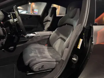 FERRARI Purosangue Carbon