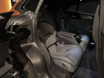 FERRARI Purosangue Carbon