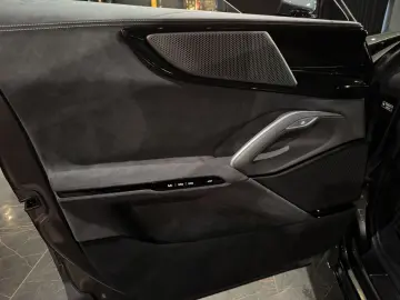 FERRARI Purosangue Carbon