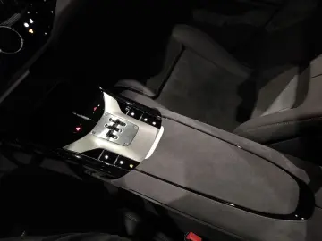 FERRARI Purosangue Carbon
