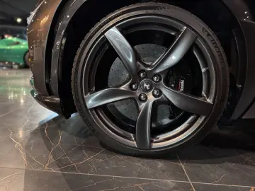 FERRARI Purosangue Carbon