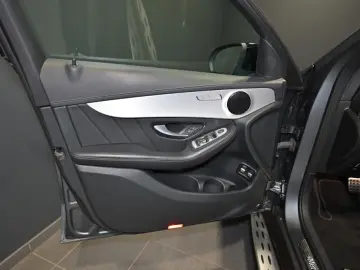 MERCEDES-BENZ GLC 300 e 4M Coupé AMG SD NAVI LED