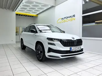 SKODA Karoq Sportline 4x4 AHK schwenkbar Leder Kamera