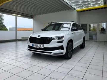 SKODA Karoq Sportline 4x4 AHK schwenkbar Leder Kamera