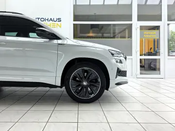 SKODA Karoq Sportline 4x4 AHK schwenkbar Leder Kamera