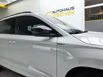 SKODA Karoq Sportline 4x4 AHK schwenkbar Leder Kamera