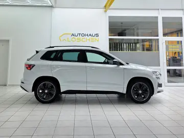 SKODA Karoq Sportline 4x4 AHK schwenkbar Leder Kamera
