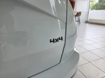 SKODA Karoq Sportline 4x4 AHK schwenkbar Leder Kamera