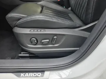 SKODA Karoq Sportline 4x4 AHK schwenkbar Leder Kamera