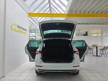 SKODA Karoq Sportline 4x4 AHK schwenkbar Leder Kamera