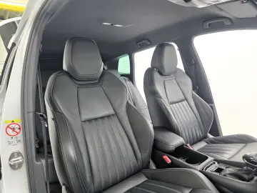 SKODA Karoq Sportline 4x4 AHK schwenkbar Leder Kamera