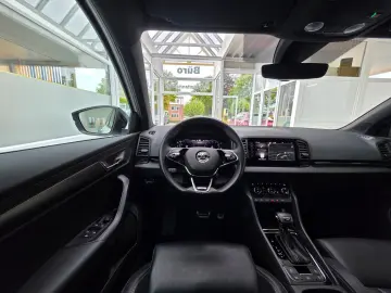SKODA Karoq Sportline 4x4 AHK schwenkbar Leder Kamera
