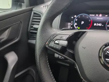 SKODA Karoq Sportline 4x4 AHK schwenkbar Leder Kamera