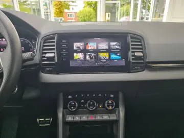 SKODA Karoq Sportline 4x4 AHK schwenkbar Leder Kamera