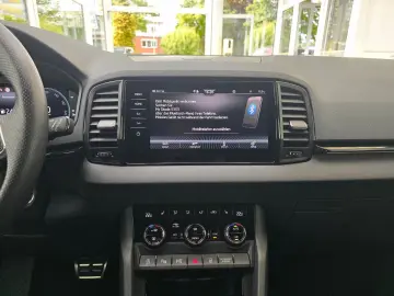 SKODA Karoq Sportline 4x4 AHK schwenkbar Leder Kamera