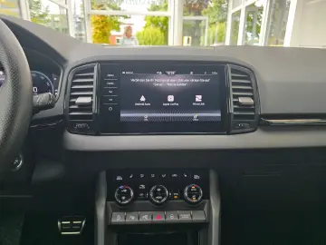 SKODA Karoq Sportline 4x4 AHK schwenkbar Leder Kamera