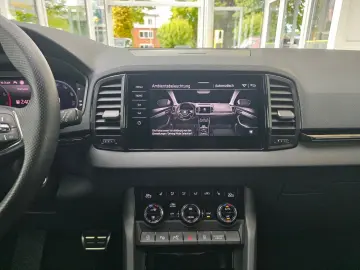 SKODA Karoq Sportline 4x4 AHK schwenkbar Leder Kamera
