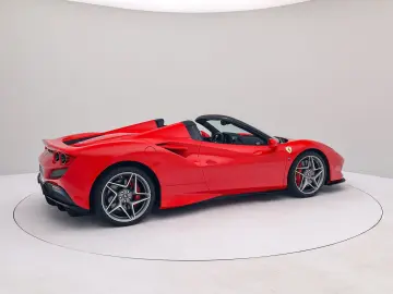 FERRARI F8 Spider