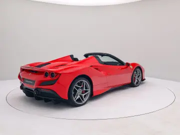 FERRARI F8 Spider