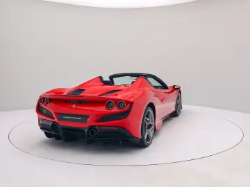 FERRARI F8 Spider
