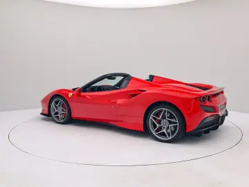 FERRARI F8 Spider
